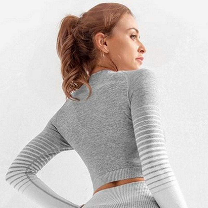 Breathable sweat-absorbent sports suit